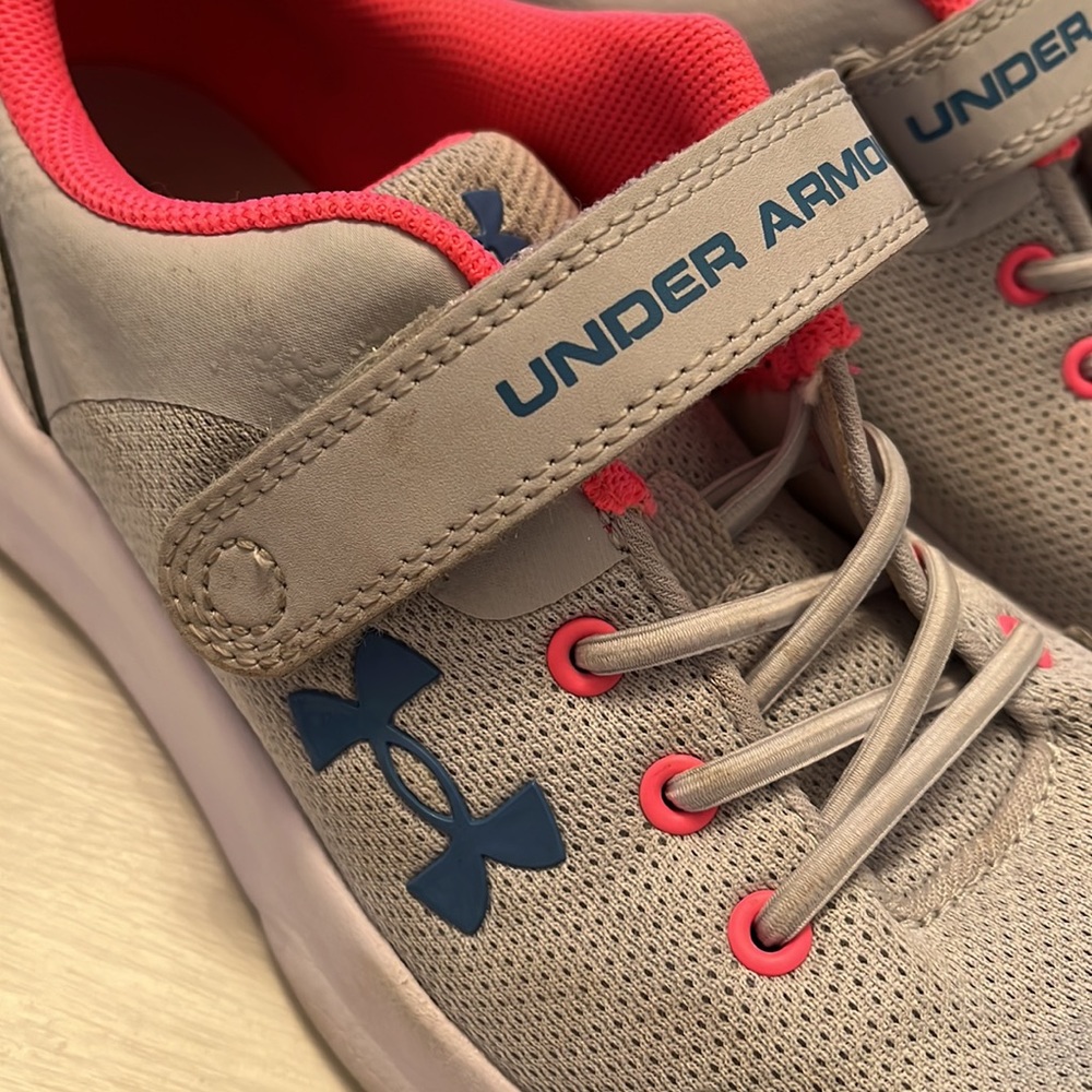 Girls Under Armour Tennis Shoes - Picture 7 of 9